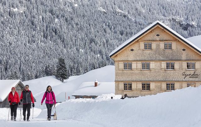 Kulinarisch Winterwandern in Schönenbach, Wintertipps (c) Adolf Bereuter / Bregenzerwald Tourismus