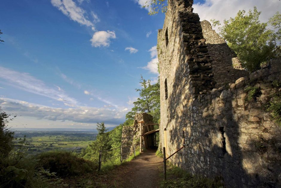 Ruine Alt-Ems (c) Peter Mathis - Tourismus & Stadtmarketing Hohenems
