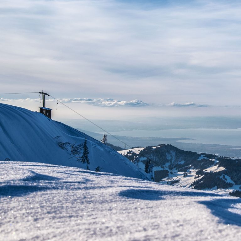 Skigebiet Niedere mit Bodensee (c) Michael Meusburger / Seilbahn Bezau