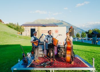 Kulturfestival Montafoner Resonanzen, Musiker auf der Bühne open air